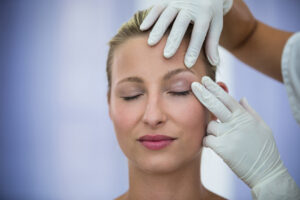 Fios de PDO com efeito lifting facial na Clínica Ticiana Pires